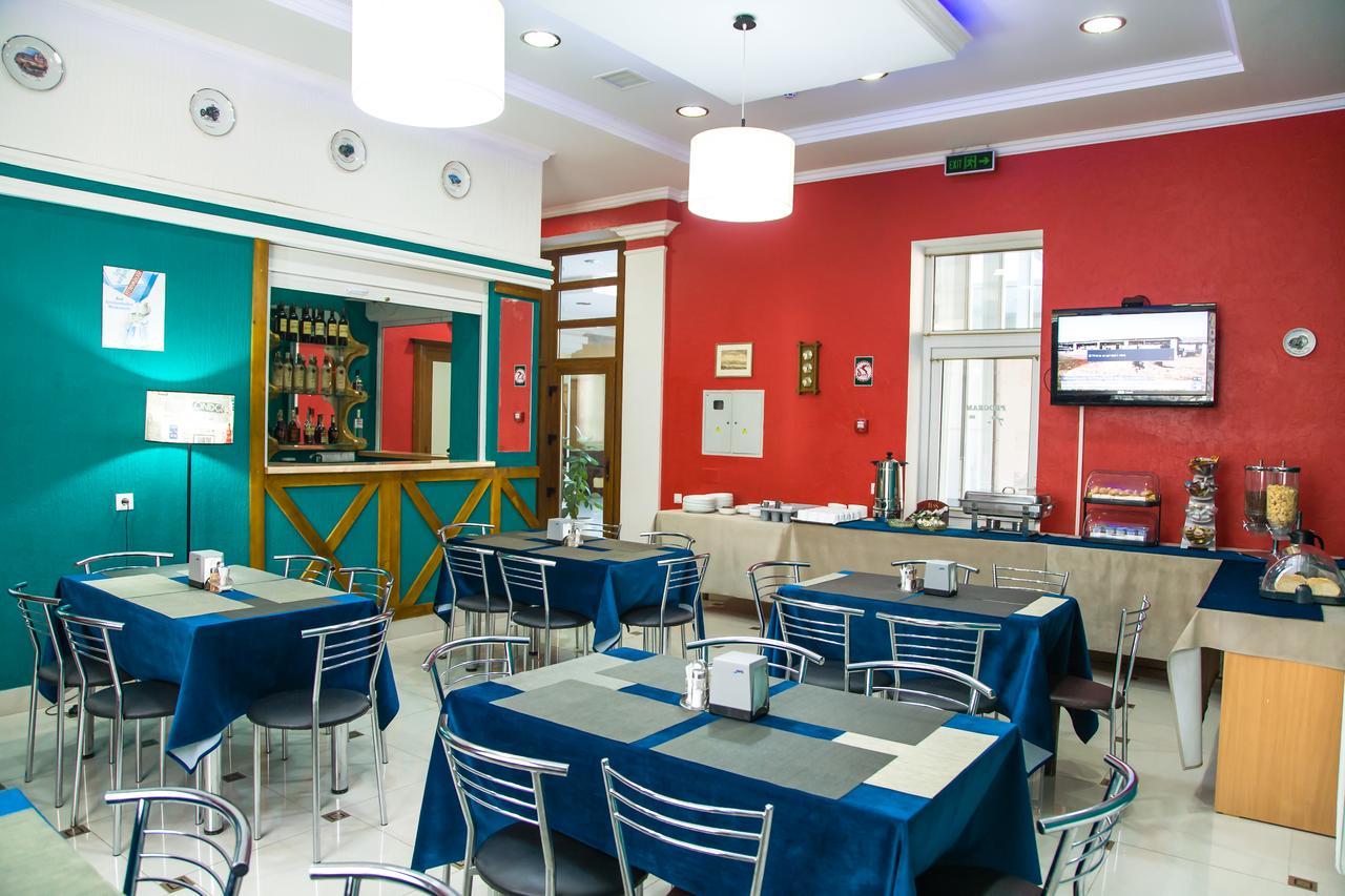Institutul Muncii Hotel คีชีเนา ภายนอก รูปภาพ