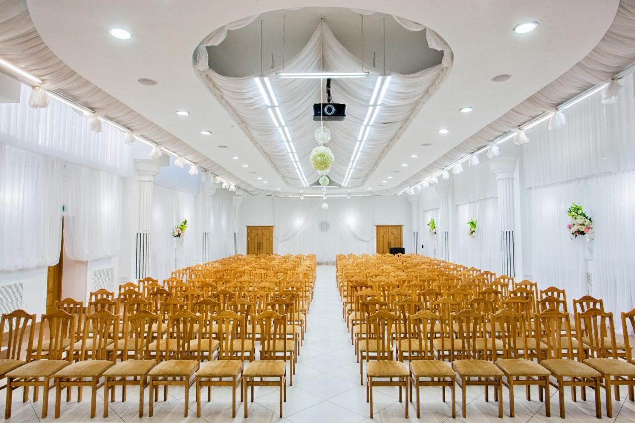Institutul Muncii Hotel คีชีเนา ภายนอก รูปภาพ