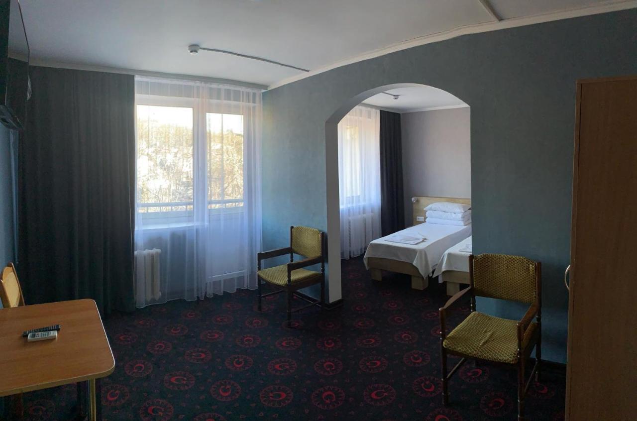 Institutul Muncii Hotel คีชีเนา ภายนอก รูปภาพ
