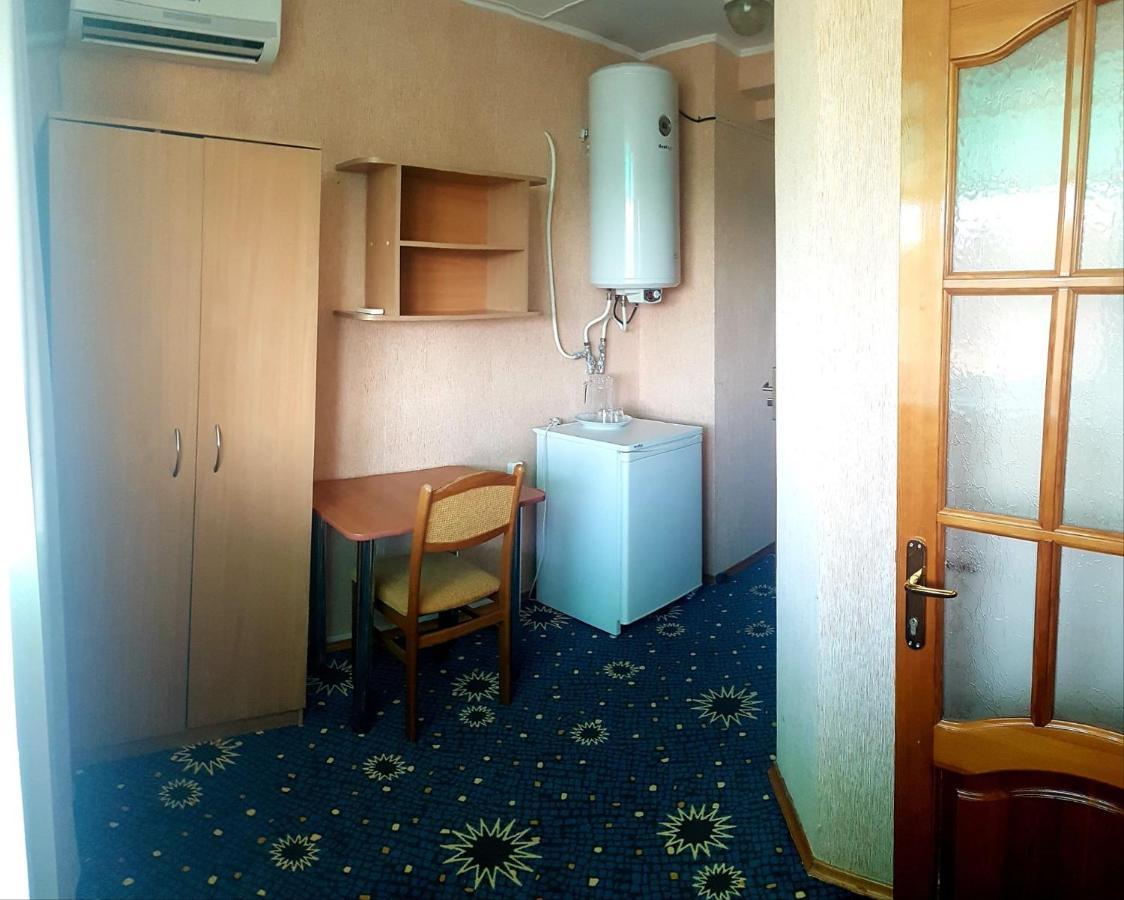 Institutul Muncii Hotel คีชีเนา ภายนอก รูปภาพ
