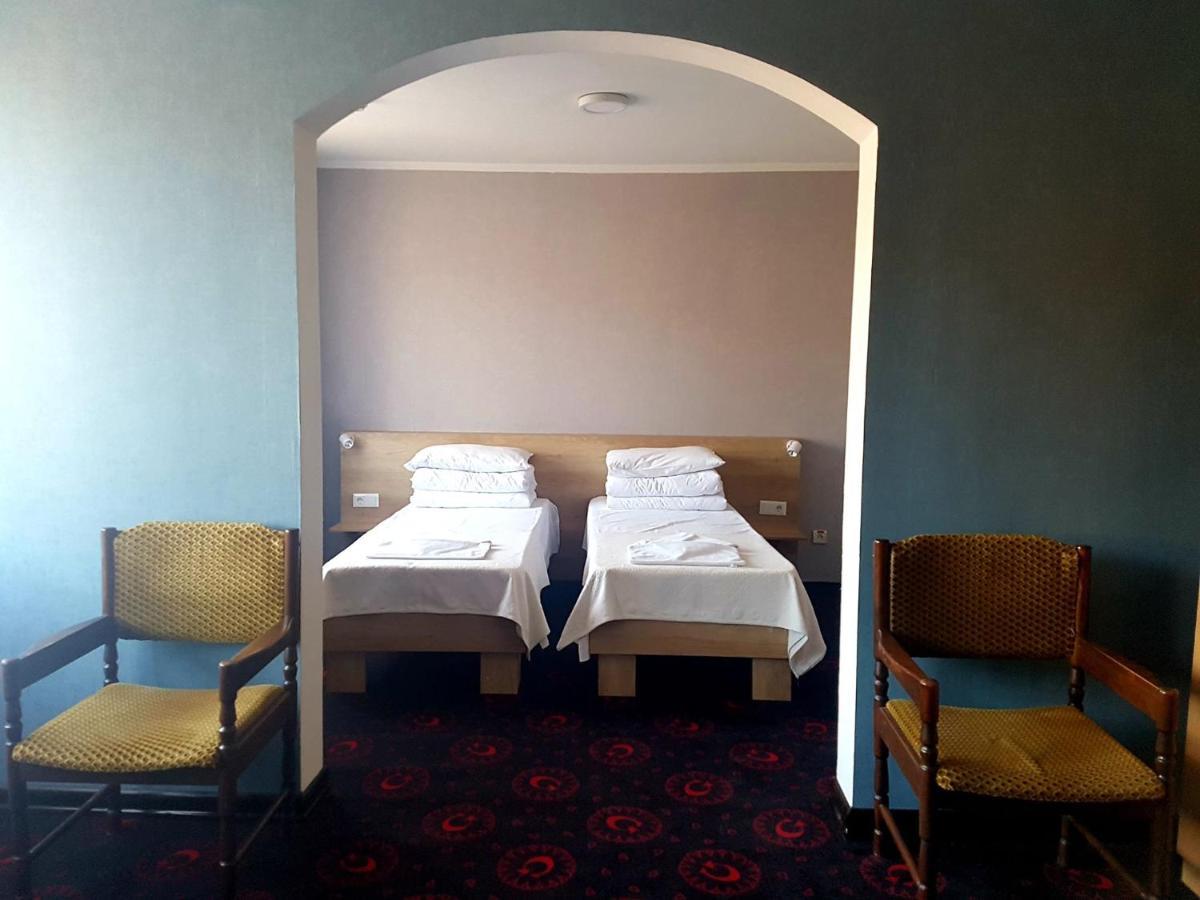 Institutul Muncii Hotel คีชีเนา ภายนอก รูปภาพ